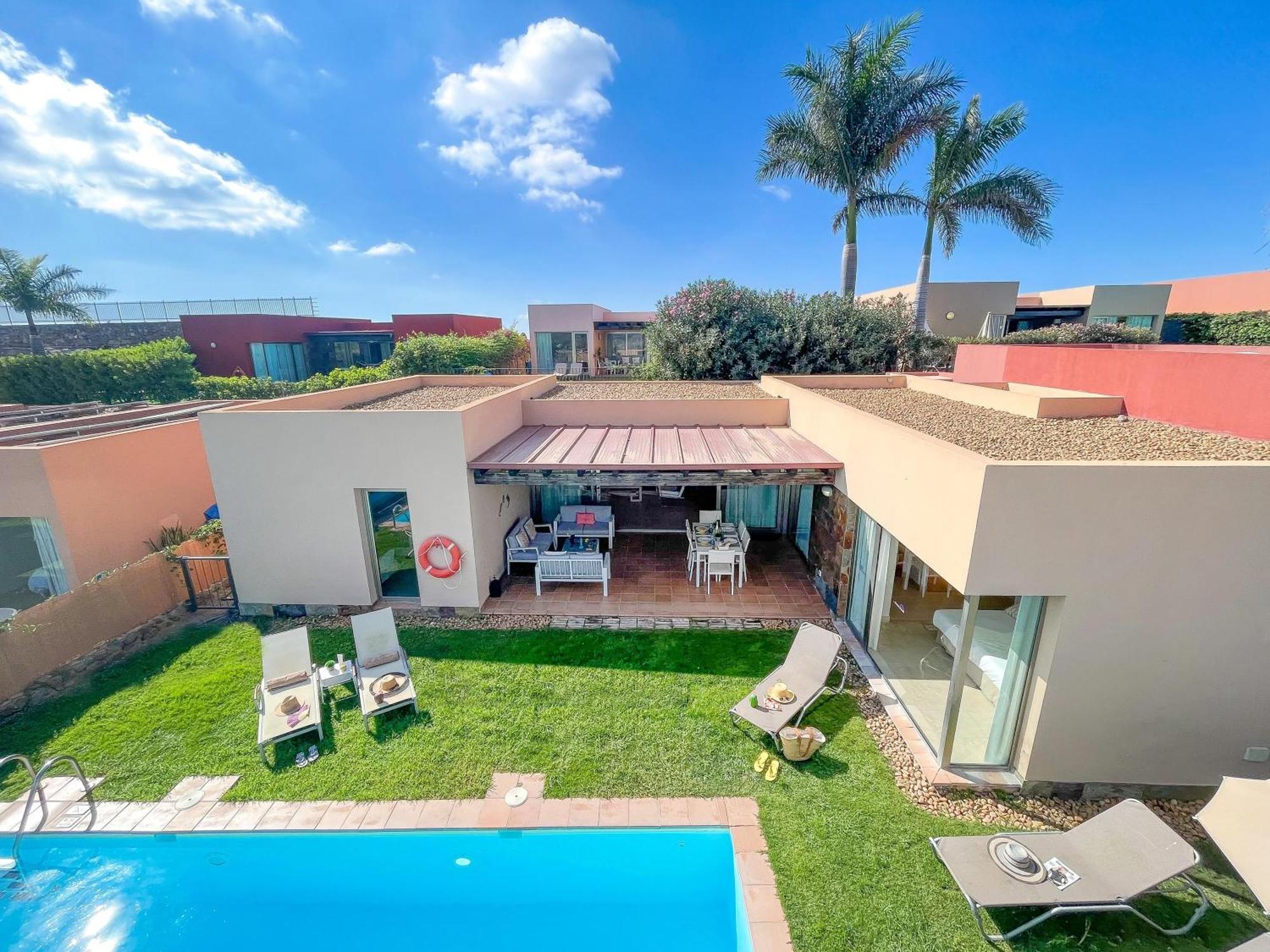 Villa Salobre Golf Siete Luxury Retreat In Gran Canaria Private Outdoor Heatable Pool Bbq Facilities Shaded Outdoor Dining Area Salobre, *